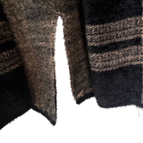 NWOT CYRUS FRONT PATCH POCKET GOTH PLAID MID LENGTH COAT SIZE MEDIUM - Picture 2 of 4